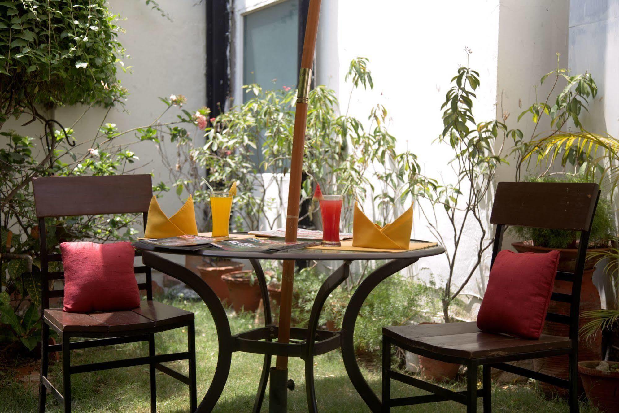 House By Howard Nuova Delhi Esterno foto
